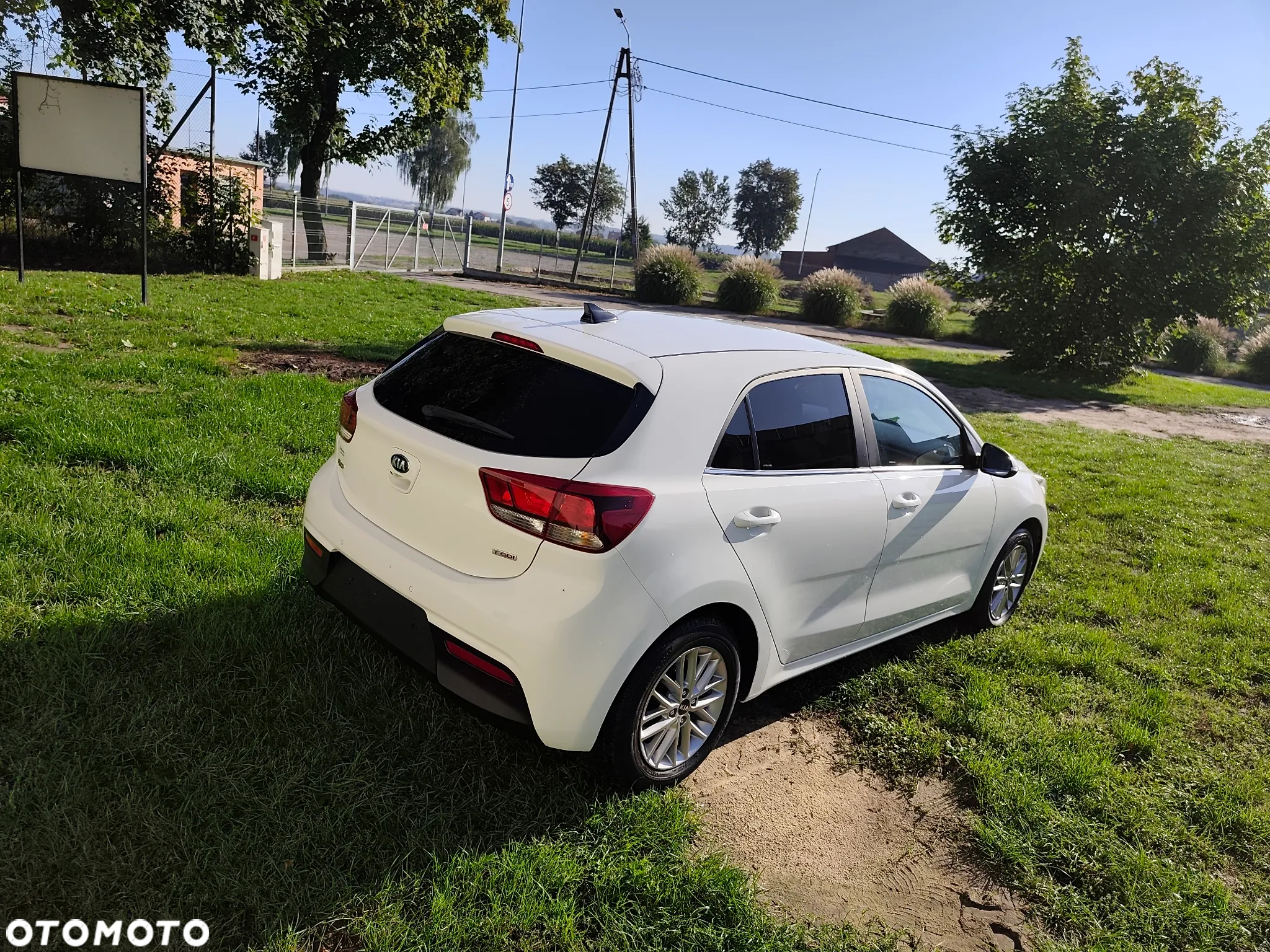 Kia Rio - 16