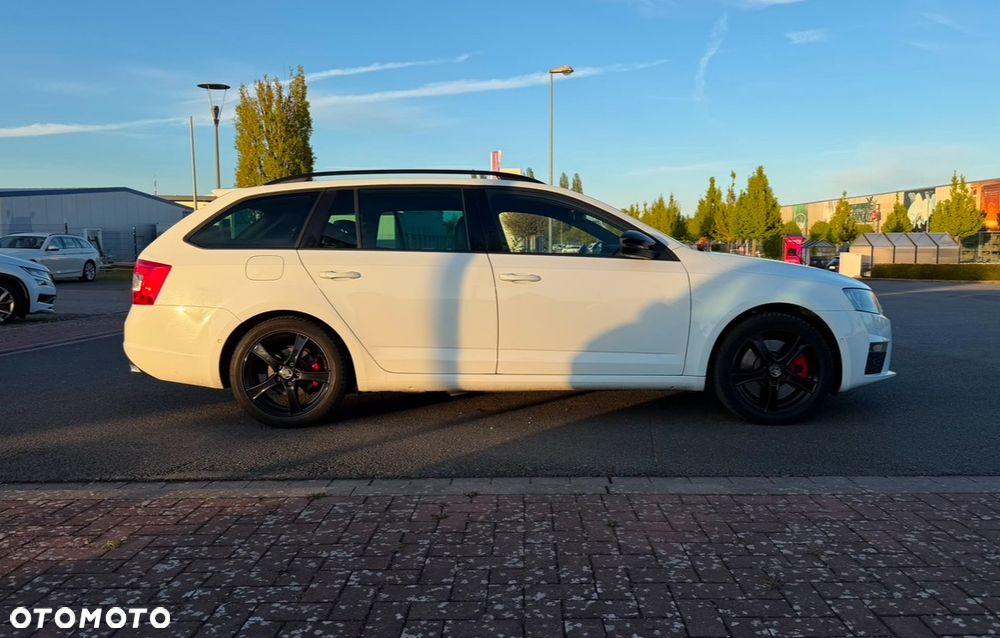 Skoda Octavia 2.0 TDI DSG RS - 26
