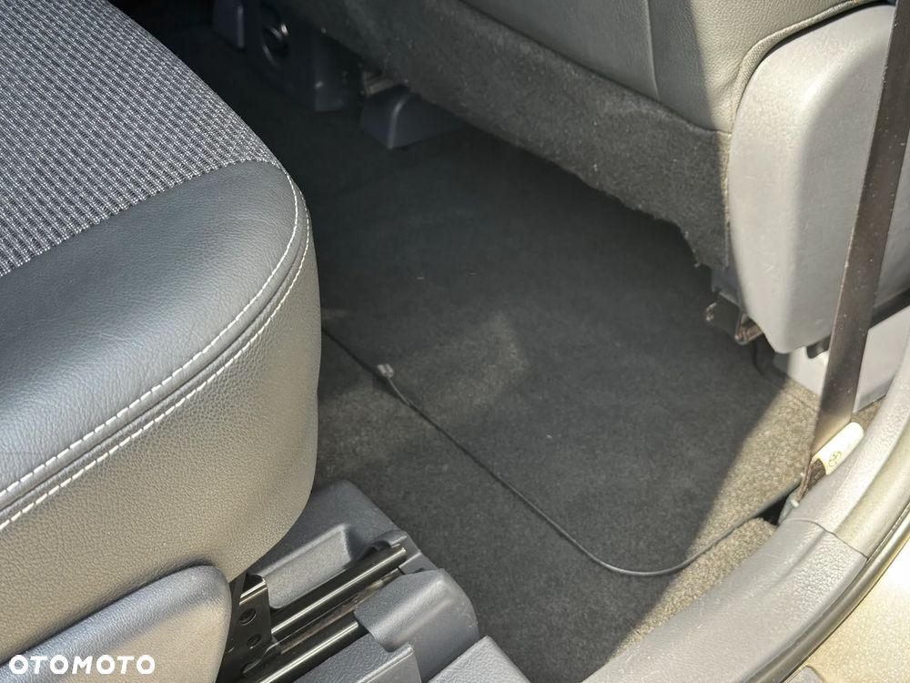 Toyota Verso 1.8 Prestige MS 7os EU6 - 33