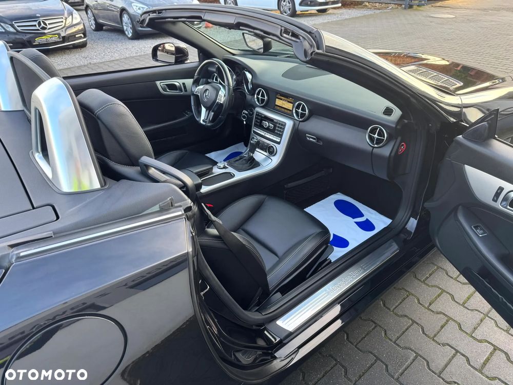 Mercedes-Benz SLK 200 (BlueEFFICIENCY) 7G-TRONIC - 11