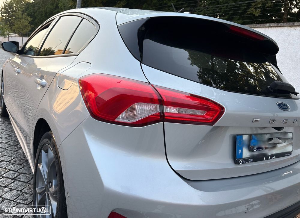Ford Focus 1.0 EcoBoost MHEV ST-Line - 26