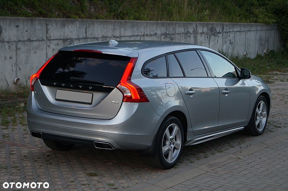 Volvo V60 D4 Geartronic Summum - 14