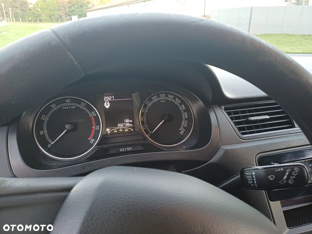 Skoda RAPID 1.0 TSI Active - 10