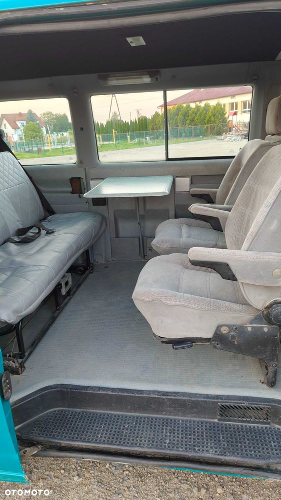 Volkswagen Multivan - 7