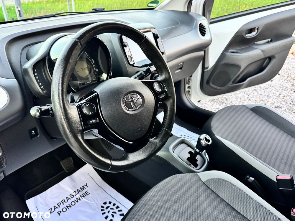 Toyota Aygo x.shift x-play connect - 19