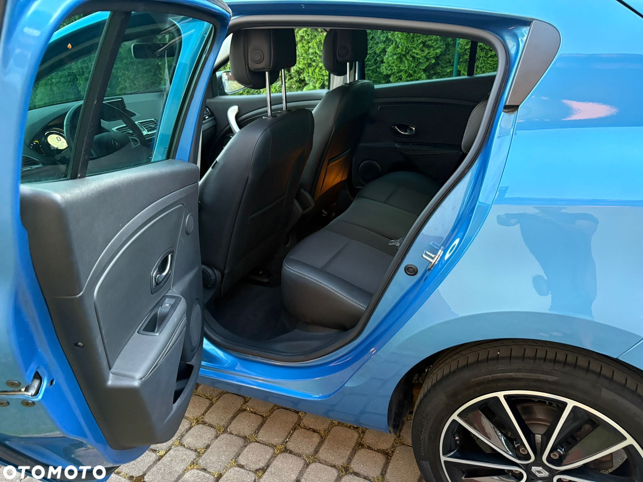Renault Megane Grandtour ENERGY TCe 115 Start & Stop Bose Edition - 14