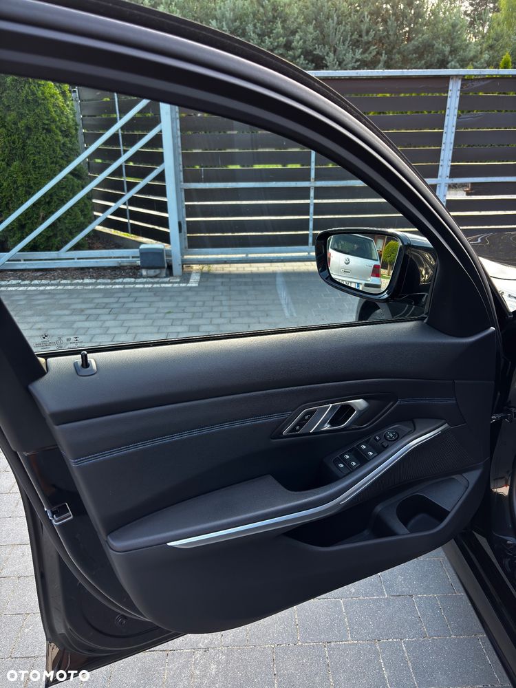 BMW Seria 3 320d M Sport sport - 13