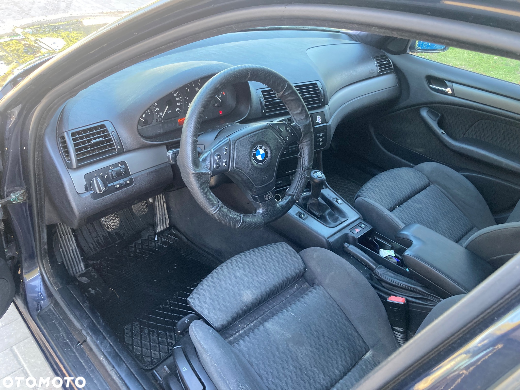 BMW Seria 3 318i - 9