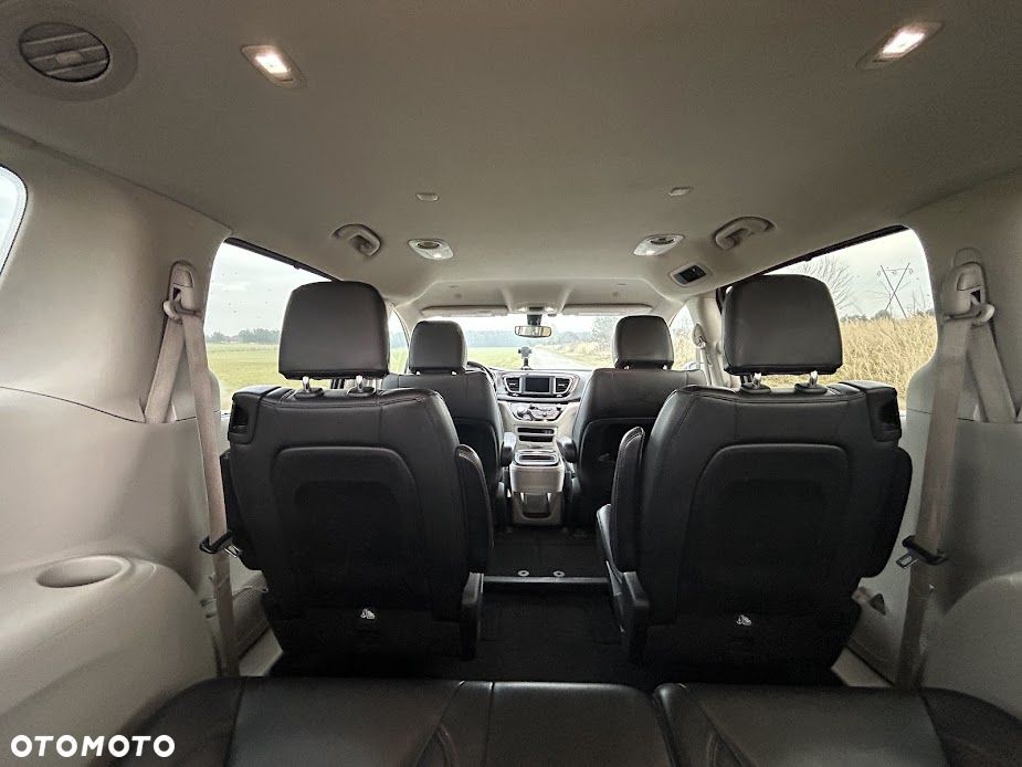 Chrysler Pacifica - 11