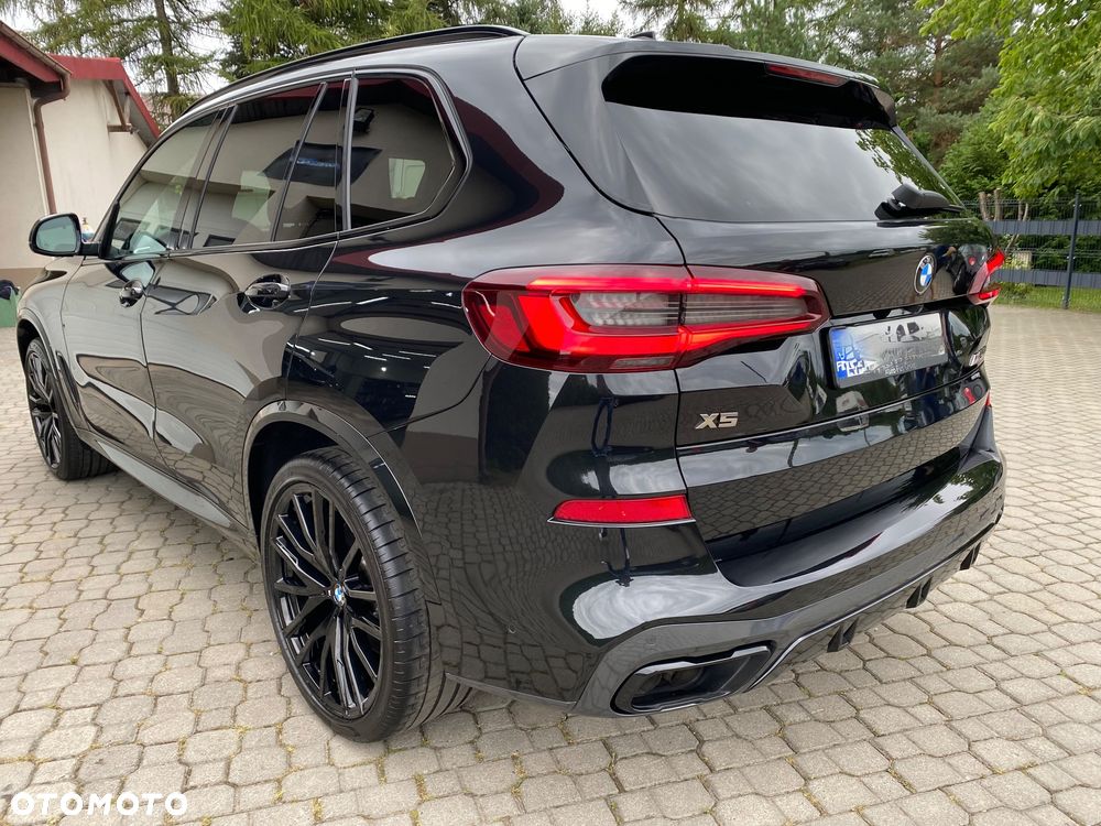 BMW X5 M M50i - 15