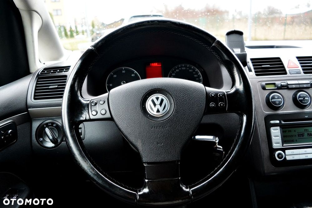 Volkswagen Touran 1.9 TDI DPF DSG United - 8