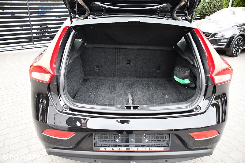 Volvo V40 T2 Momentum - 25