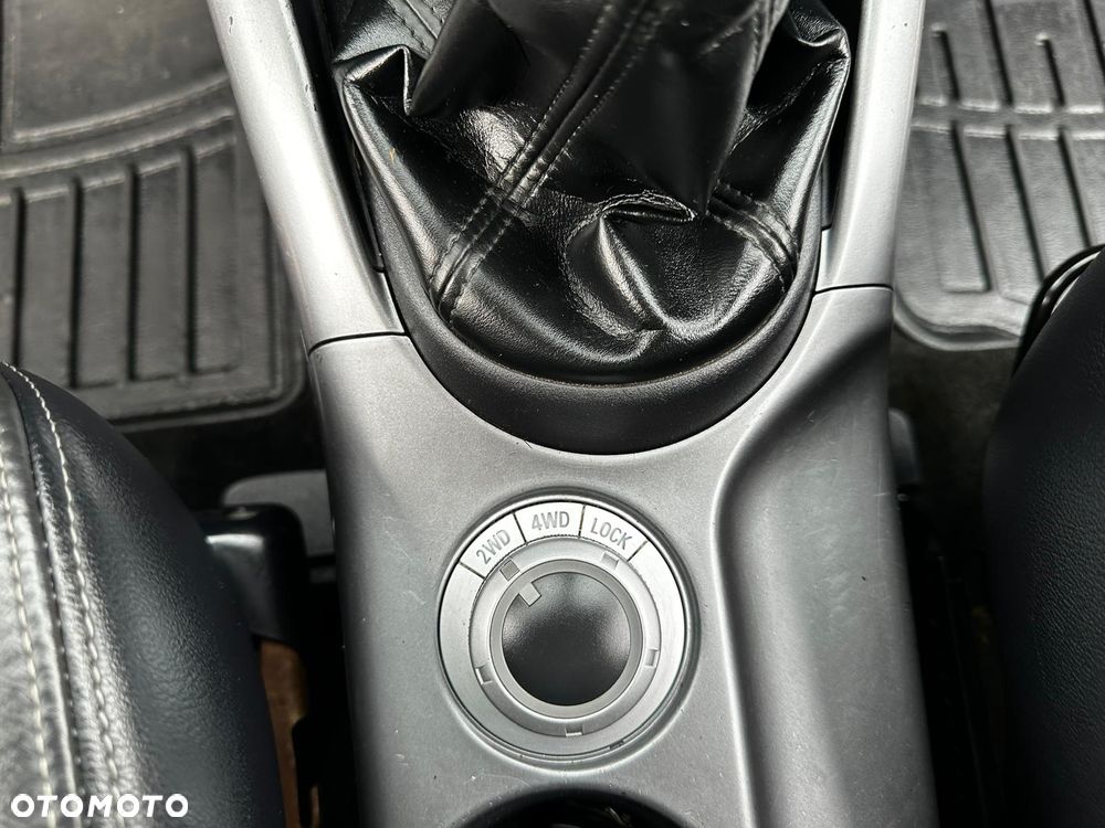 Mitsubishi Outlander 2.0 DID Instyle NAVI - 28