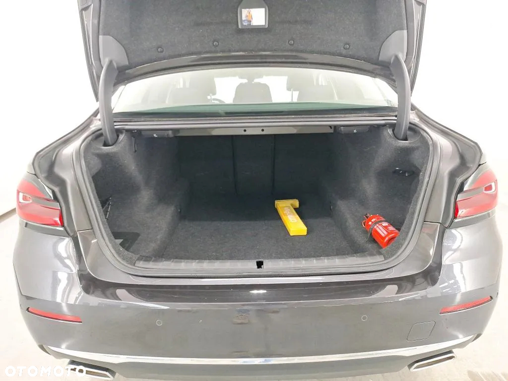 BMW Seria 5 520d Luxury Line - 15