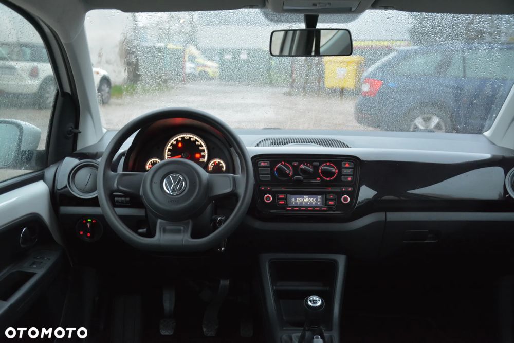 Volkswagen up! (BlueMotion Technology) move - 8