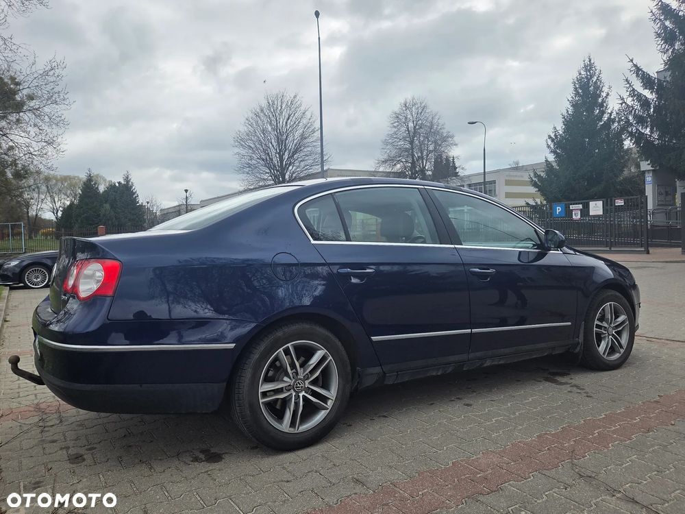 Volkswagen Passat 2.0 TDI Highline - 4