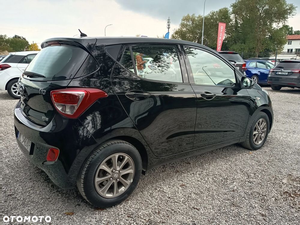 Hyundai i10 1.2 Fifa World Cup Edition - 10