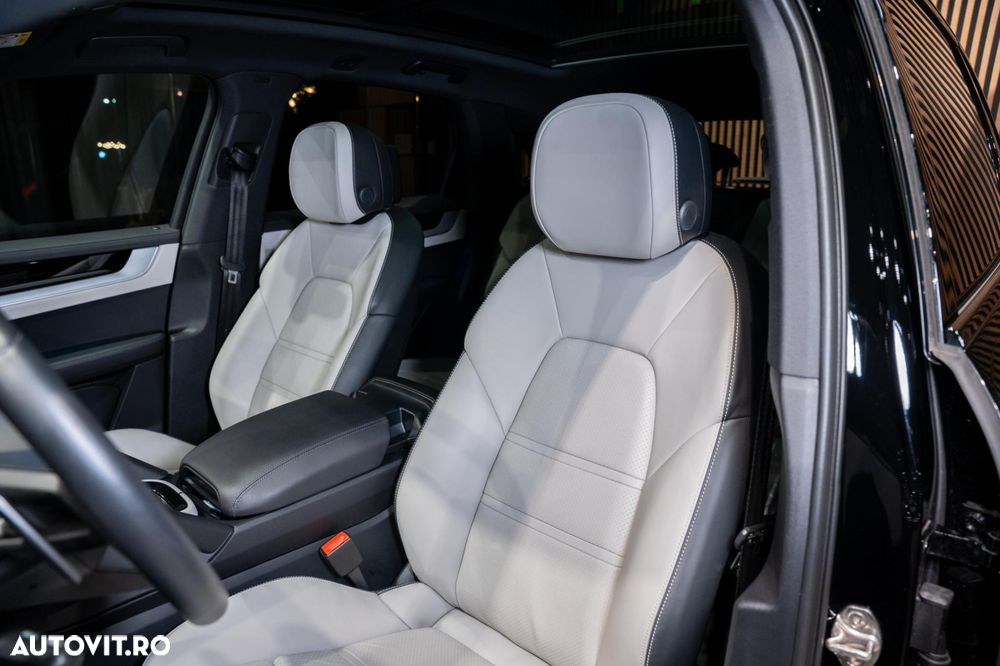 Porsche Cayenne - 29