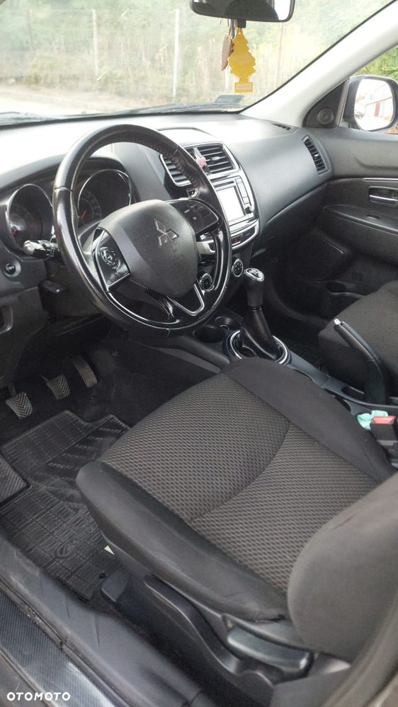 Mitsubishi ASX - 5