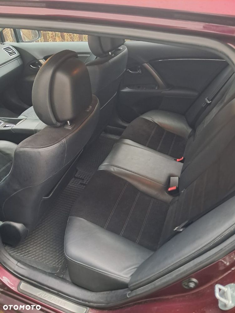 Toyota Avensis 2.0 D-4D Premium - 4
