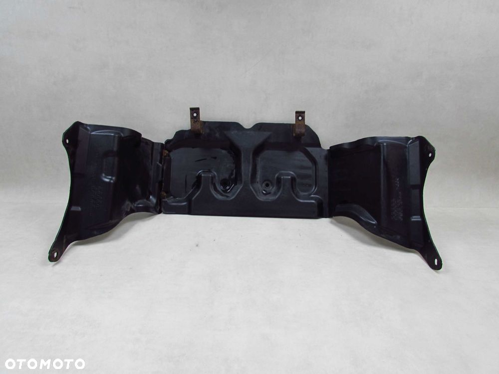 MITSUBISHI CANTER FUSO 7C15 09-15 NADKOLE OSLONA DOLNA KABINY MK627963 MK627954 - 4