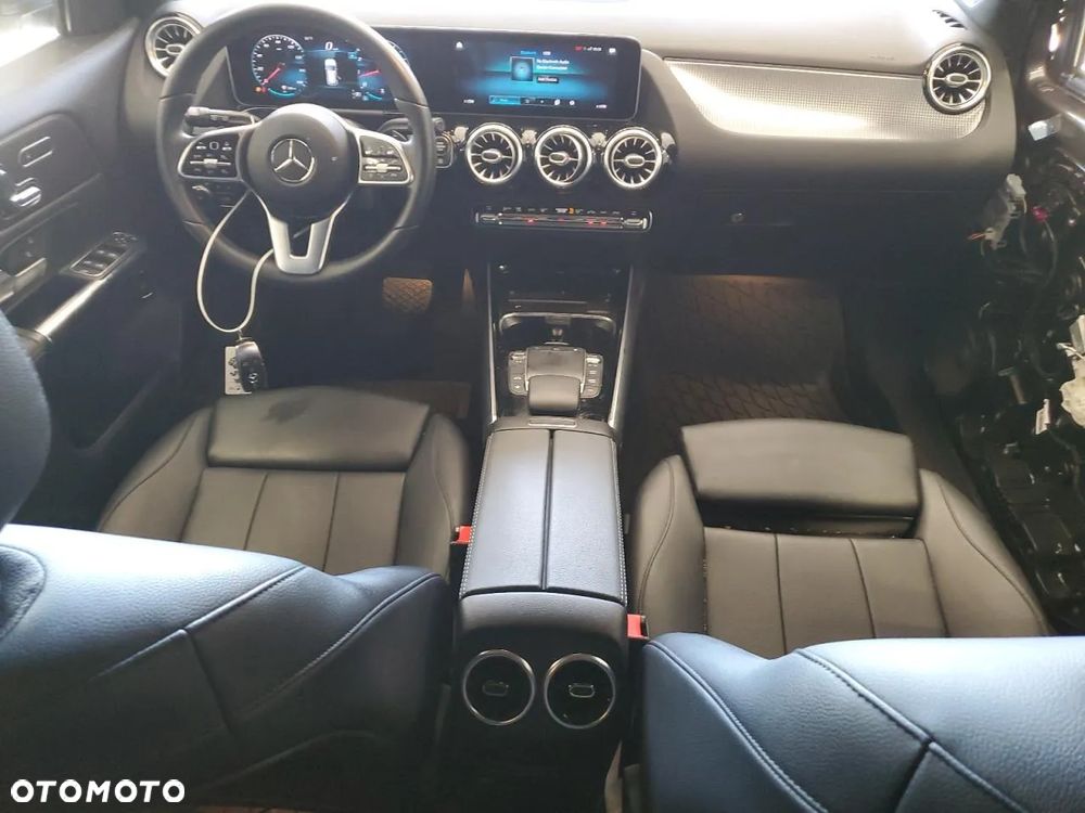 Mercedes-Benz GLA 250 4-Matic - 8