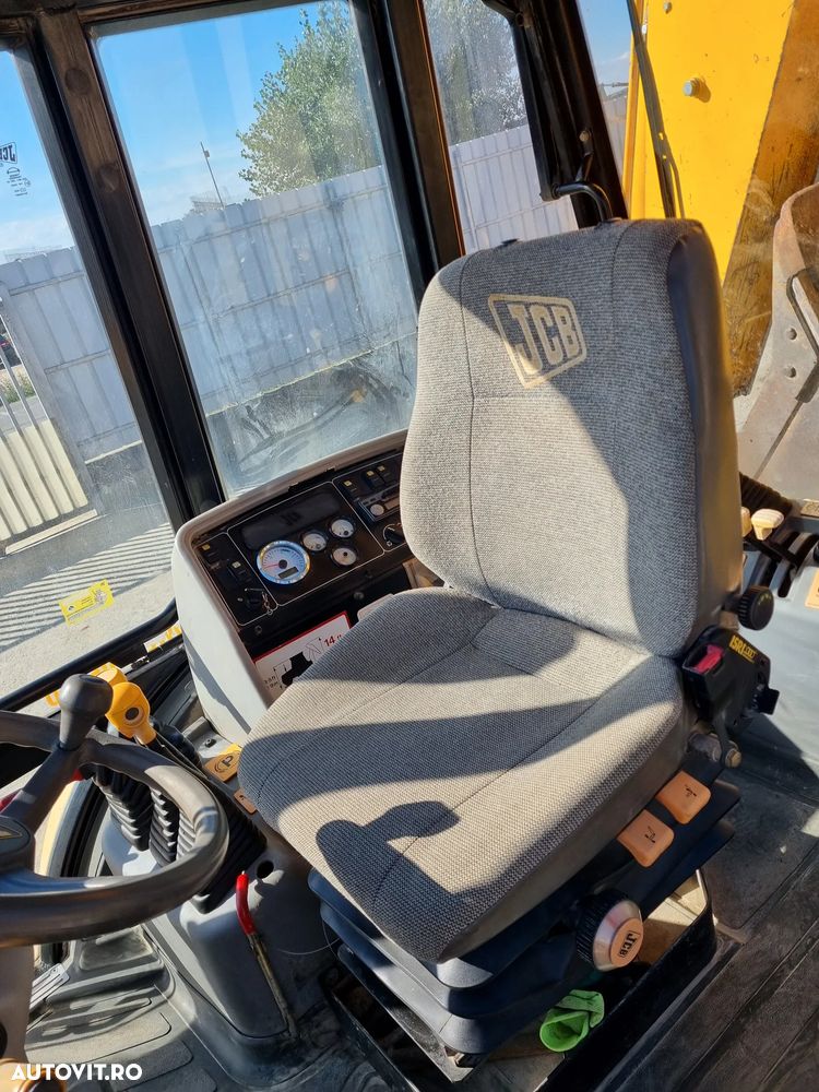 JCB 4CX - 6