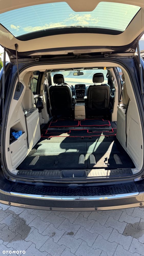 Dodge Grand Caravan - 26