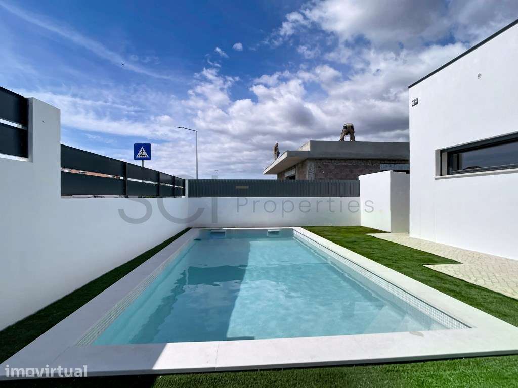 Moradia T3 em Azeitão Térrea Isolada Garagem e Piscina - Grande imagem: 3/47