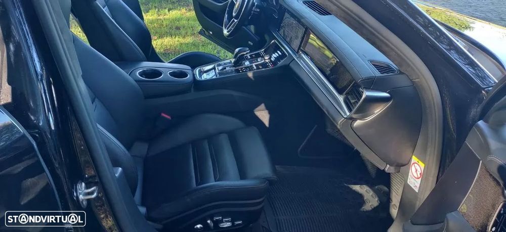 Porsche Panamera Turbo Executive - 20