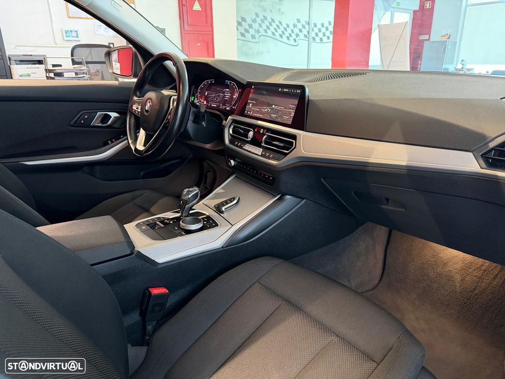 BMW 320 d Line Sport Auto - 11