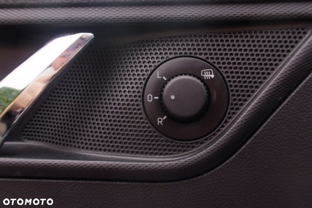 Skoda RAPID 1.2 TSI Style - 17