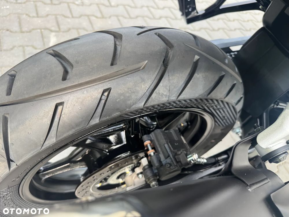 Suzuki V-STROM - 20