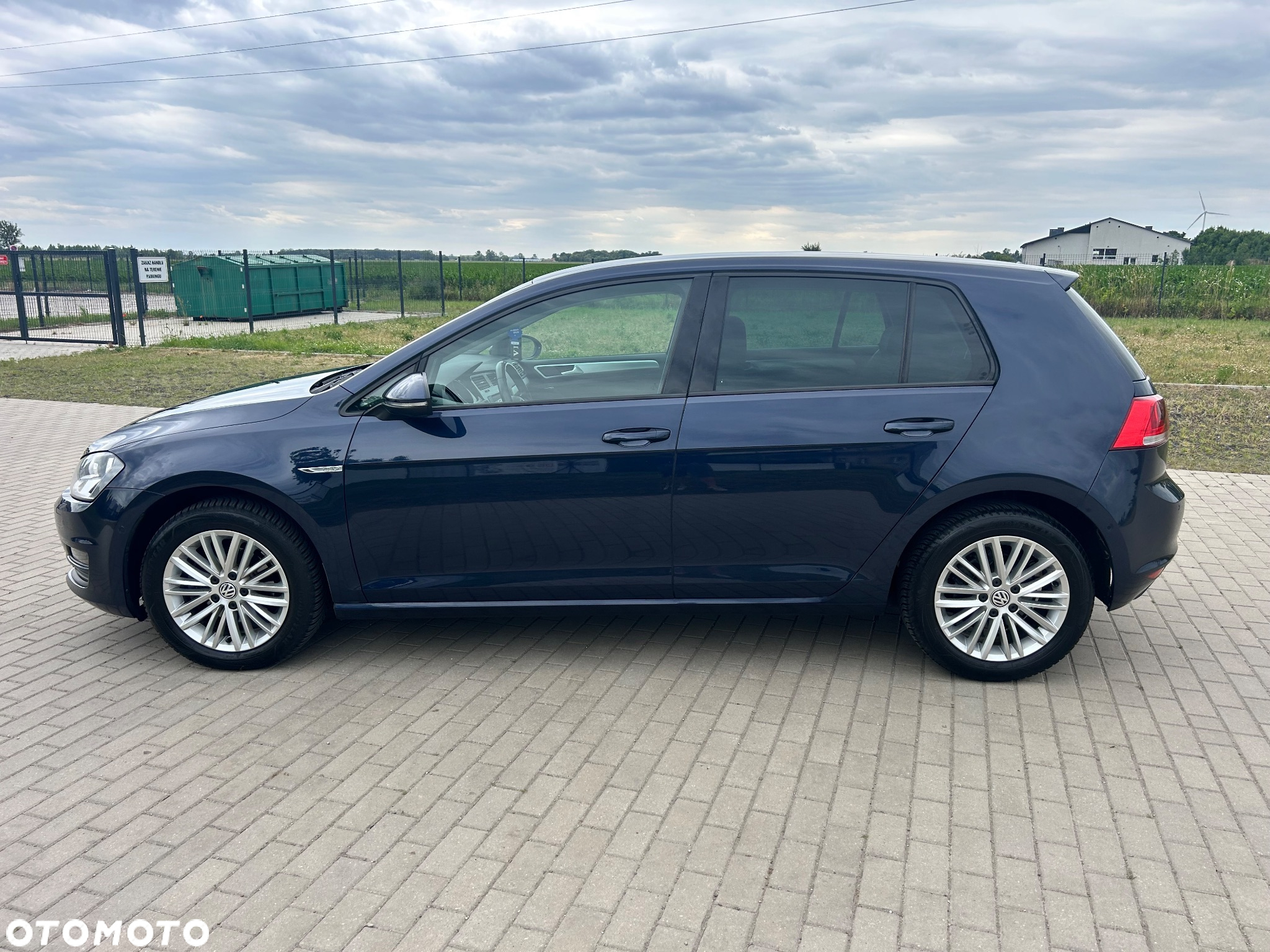 Volkswagen Golf - 11