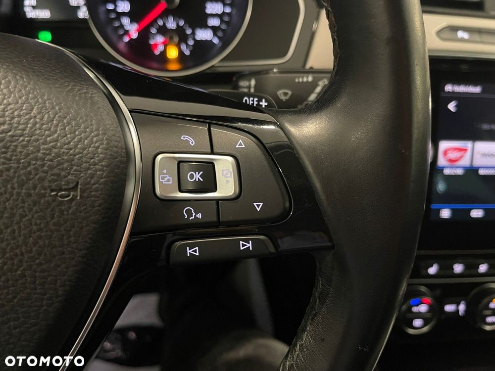 Volkswagen Passat - 28