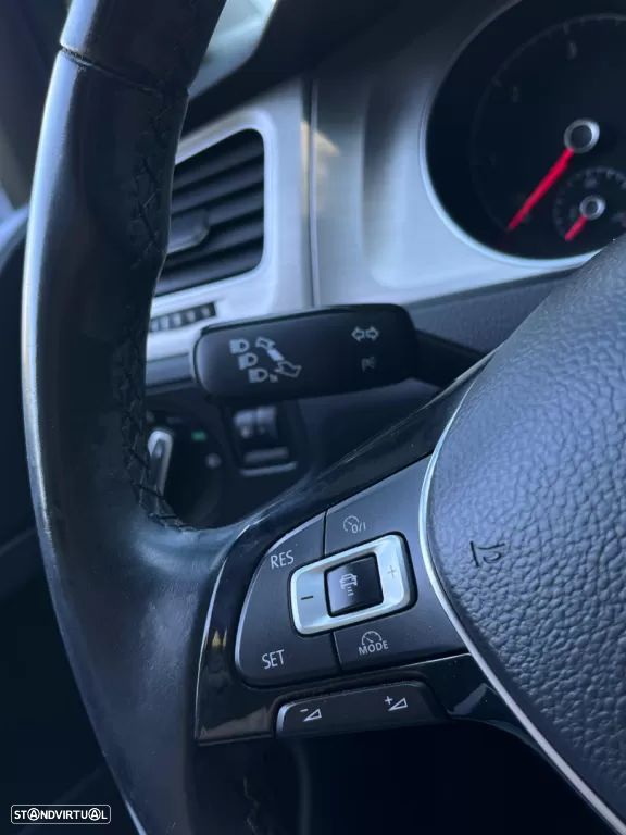 VW Golf 1.6 TDI BlueMotion DSG Comfortline - 16