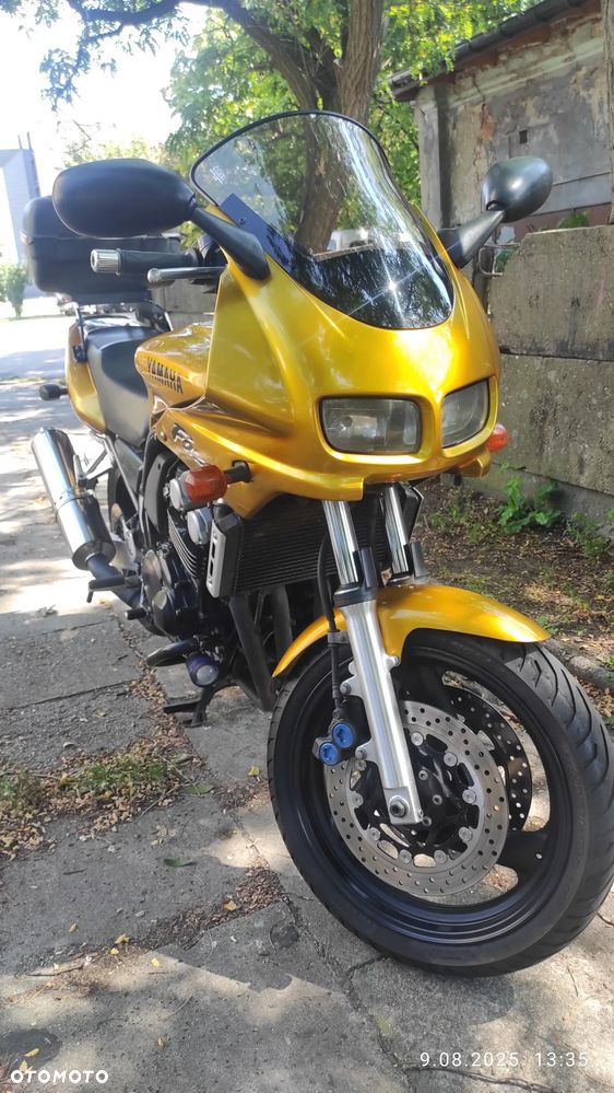 Yamaha FZS - 10