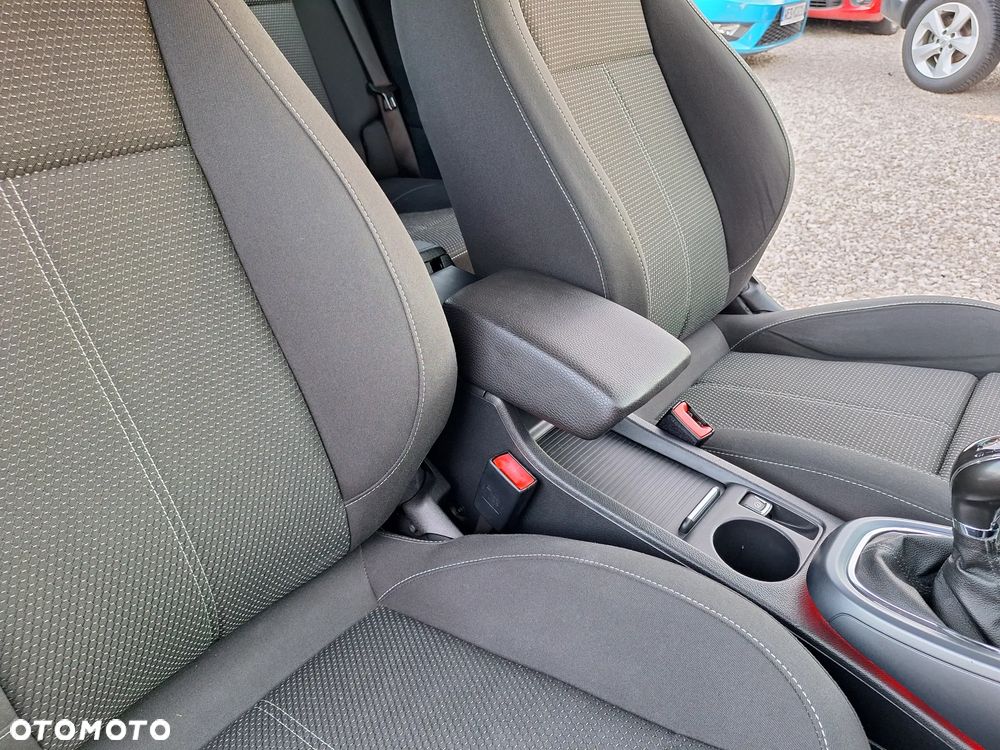 Opel Astra 1.4 Turbo - 28