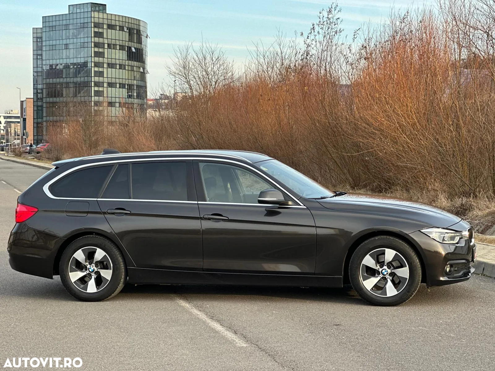 BMW Seria 3 318d Touring Aut. Advantage - 2
