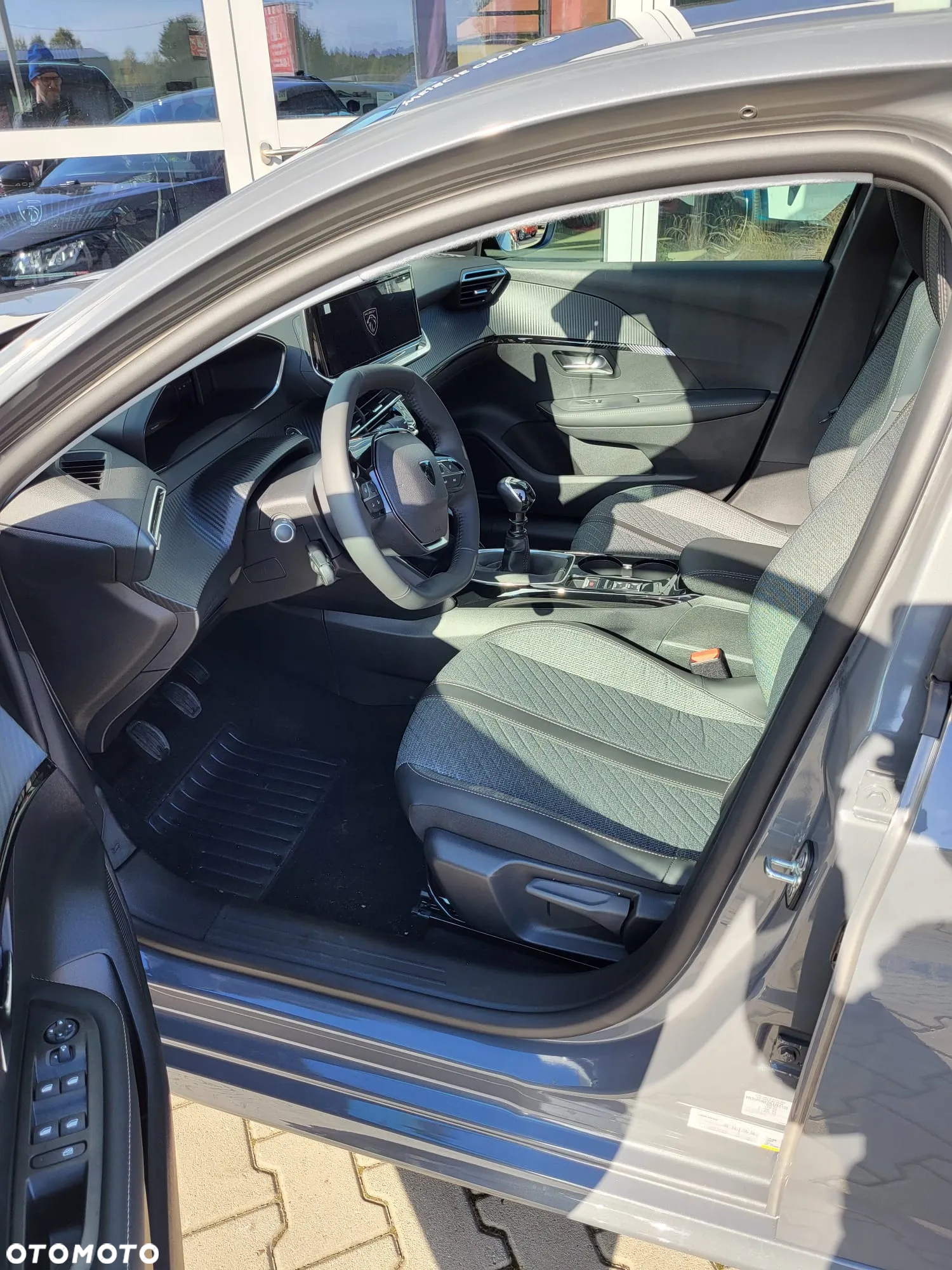 Peugeot 208 1.2 PureTech Allure S&S - 3