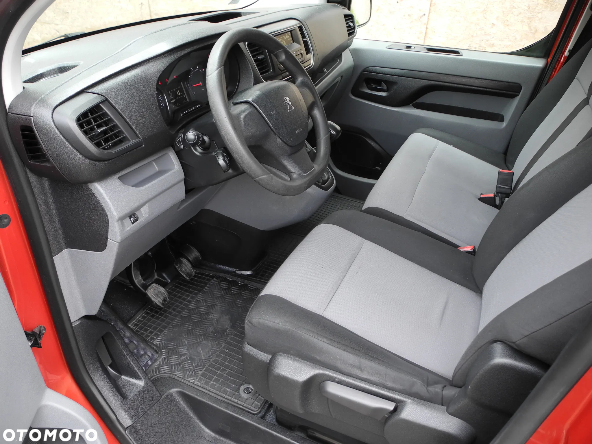 Peugeot Traveller 1.6 BlueHDi Long Business - 11