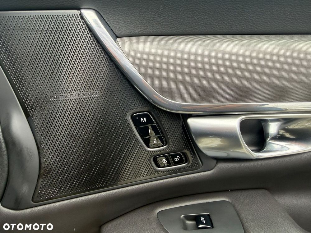 Volvo S90 - 33