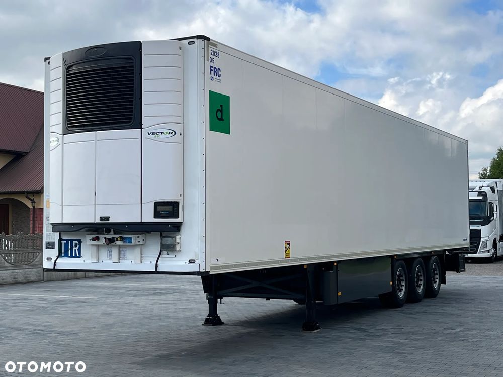 Schmitz Cargobull SCB / CHŁODNIA /  CARIER VECTOR 1550 / DRUKARKA / 4 RYGLE/  2016 / NOWE HAMULCE /  OS PODNOSZONA / ZADBANA - 3