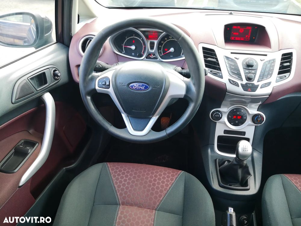 Ford Fiesta 1.6 TDCI SYNC Edition - 8