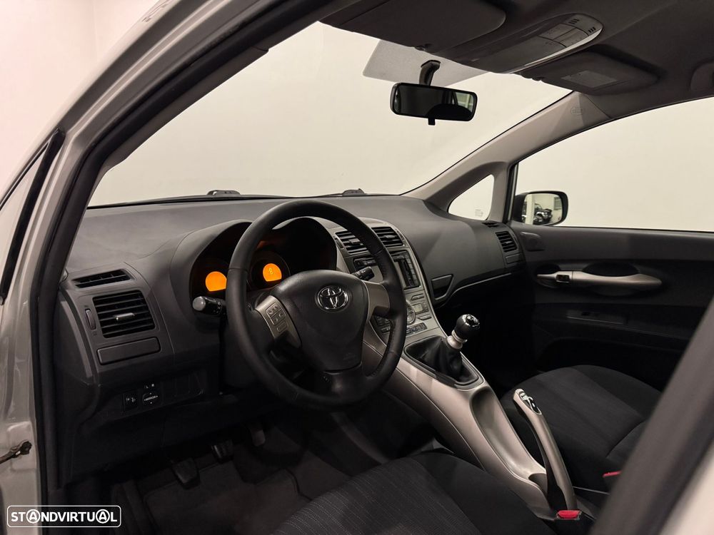 Toyota Auris 1.4 D-4D ACtive+AC - 6