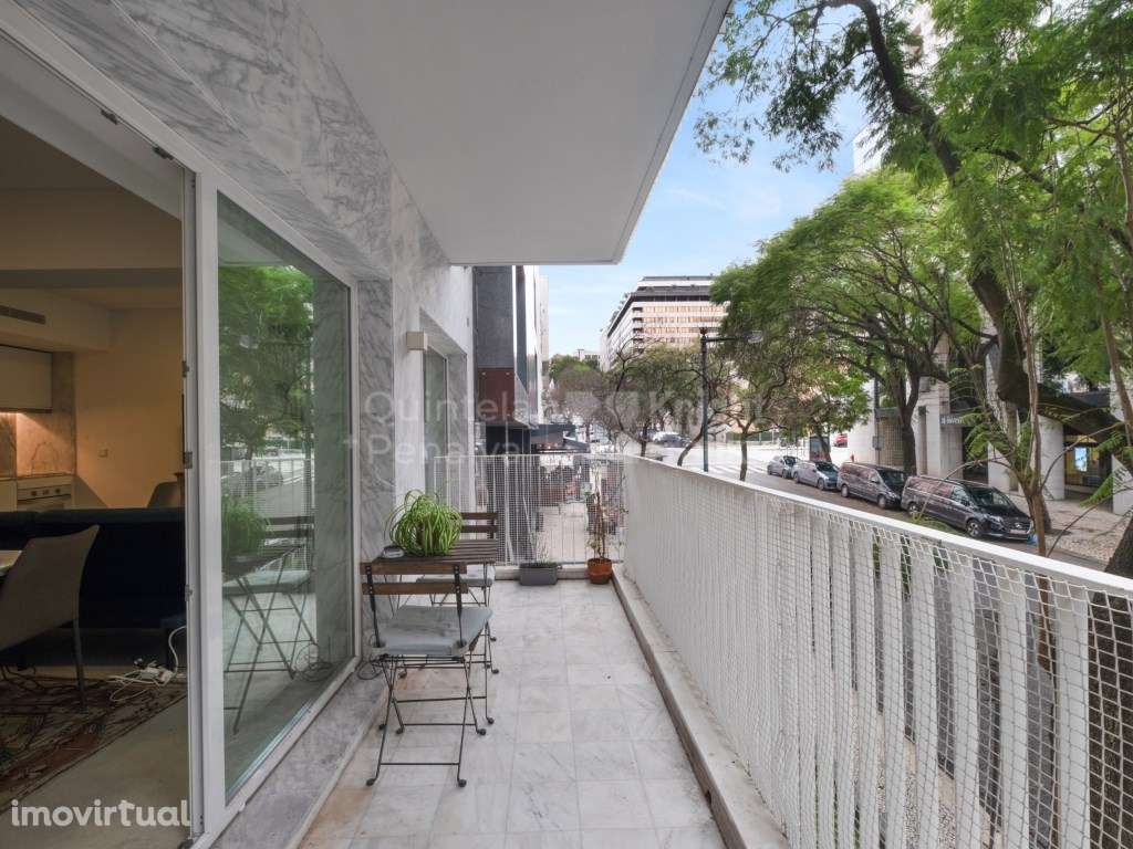 Apartamento T1 com varanda junto à Avenida da Liberdade - Grande imagem: 5/25