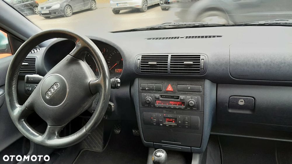 Audi A3 Sportback 1.9 TDI Ambiente - 2