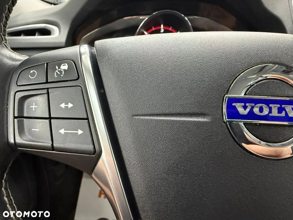 Volvo XC 70 D4 Momentum - 16
