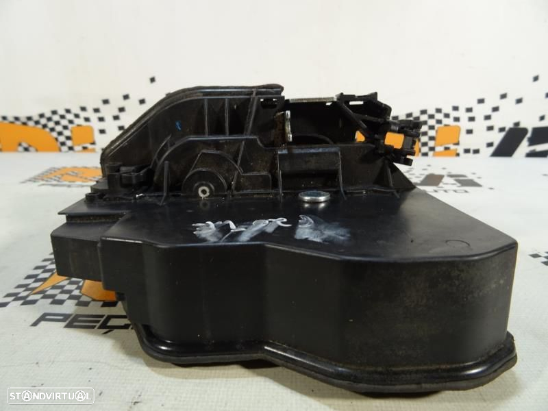 Fecho Da Porta Trás Esquerda Bmw 1 (F20)  7202147 / A 053702 - 5