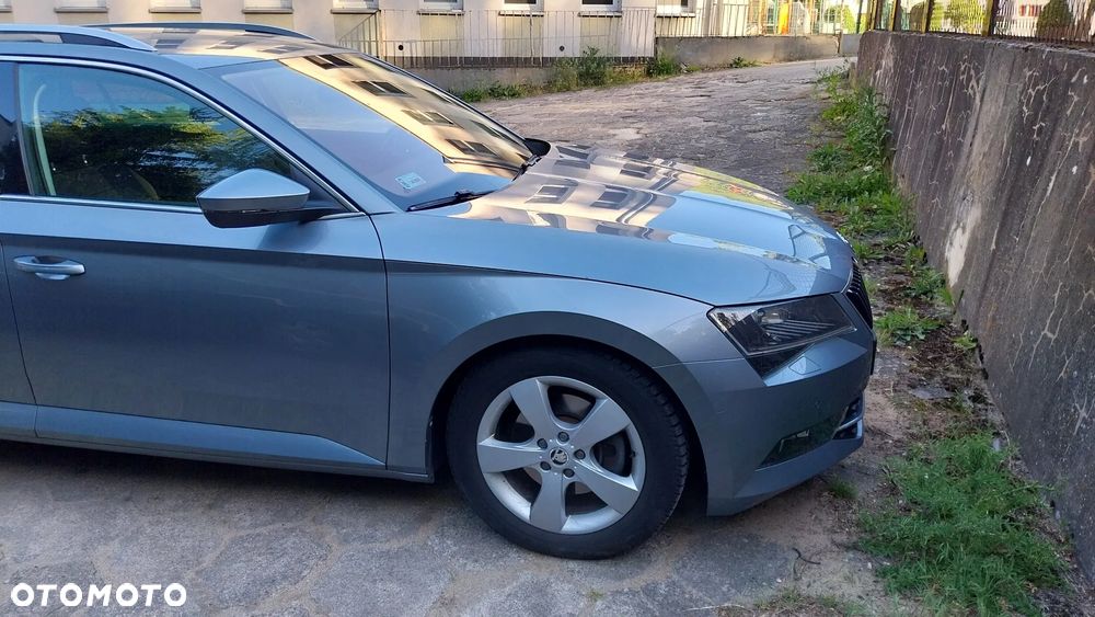 Skoda Superb 2.0 TDI SCR Style DSG - 8